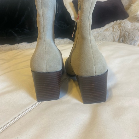 $179 NEW BLONDO Sadie Waterproof Bootie Taupe Suede Size 10 BLOCK HEEL SQAURE - Picture 7 of 14